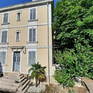 maison-jean-chapelle-avignon.aixenprovencehotels.org/